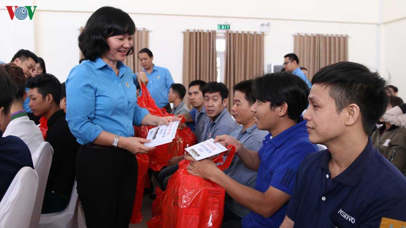 binh duong chu dong cham lo tet cho cong nhan hinh 2