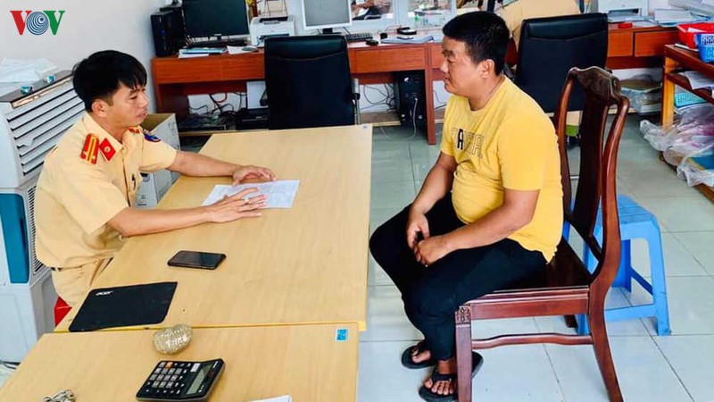 binh duong xu phat nam thanh nien dang video phan cam len mang xa hoi hinh 2