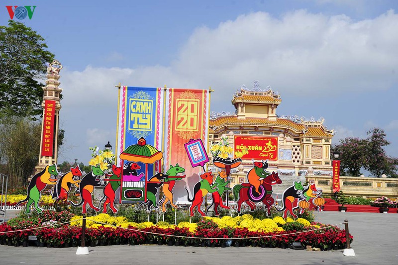 ruc ro duong hoa ven song huong hinh 13