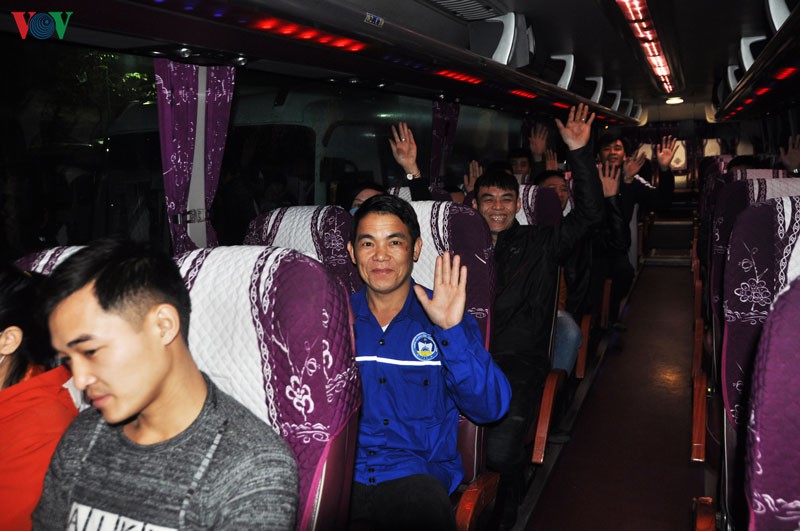 hang tram chuyen xe mien phi dua tho mo ve que an tet hinh 2