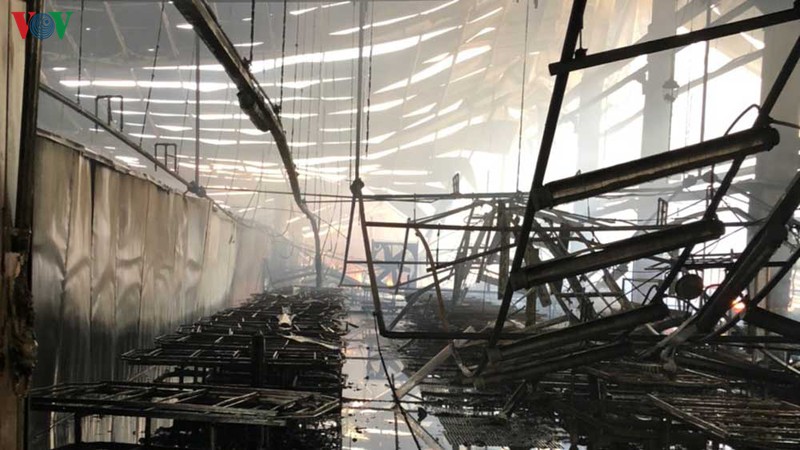 da khong che duoc vu chay nha xuong rong khoang 2.000m2 o binh duong hinh 4