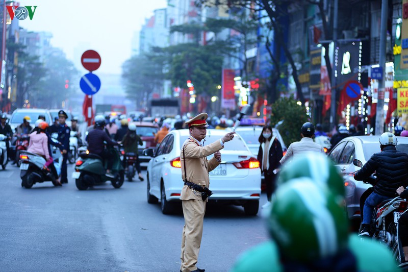 csgt don giao thua ngoai duong dam bao an toan giao thong hinh 5