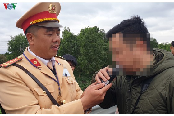 ngay mung 1 tet, csgt xu ly gan 400 truong hop vi pham nong do con hinh 1