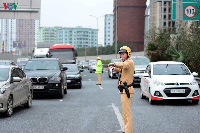 bien nguoi un un do ve thu do nhung pho phuong khong tac nghen hinh 7