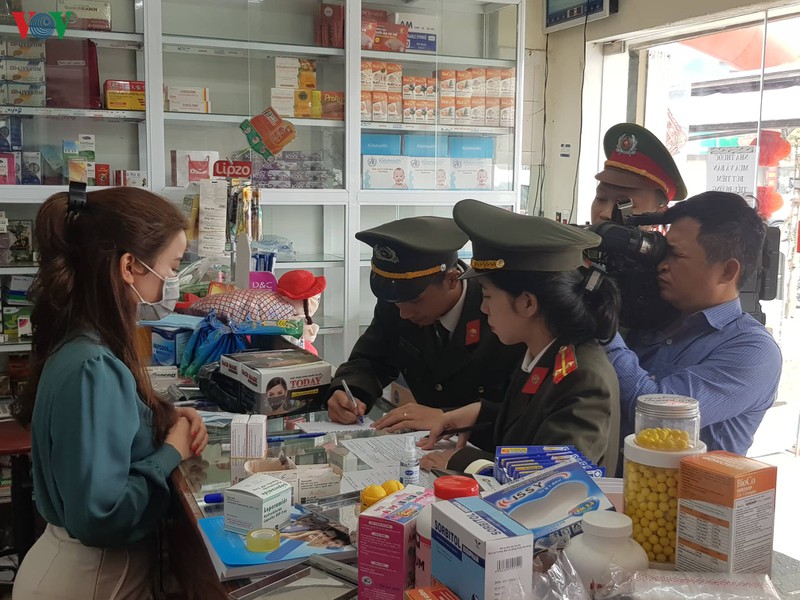 tam dinh chi nha thuoc "chat chem" gia khau trang chong dich corona hinh 1