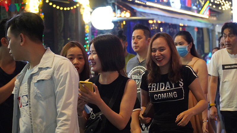 pho "tay" bui vien van nao nhiet ve dem hinh 3