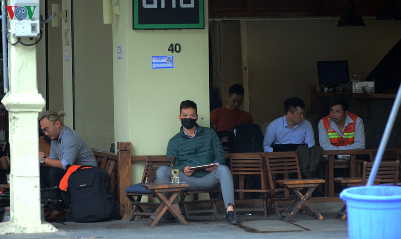 anh: nhieu nguoi van chu quan du who tuyen bo covid-19 la dai dich hinh 14