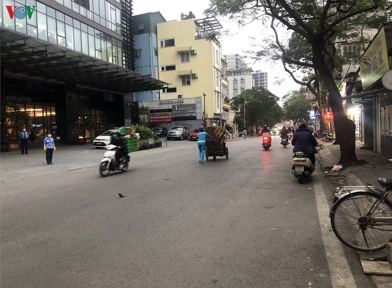 co 20 nguoi tiep xuc f1 voi nguoi mac covid-19 tai giang vo, ha noi  hinh 3