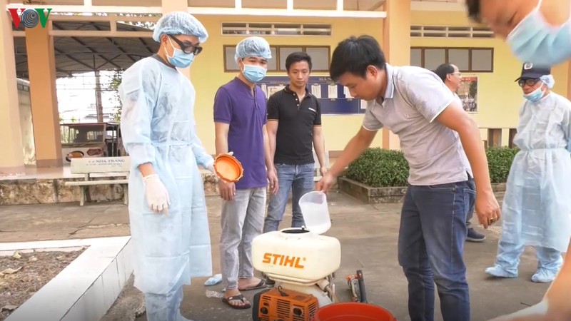 tim 2 nguoi di cung taxi nguoi tiep xuc gan voi benh nhan so 51 hinh 1