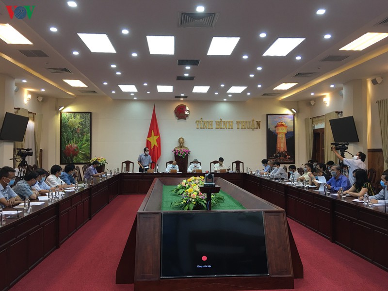 tim 2 nguoi di cung taxi nguoi tiep xuc gan voi benh nhan so 51 hinh 2