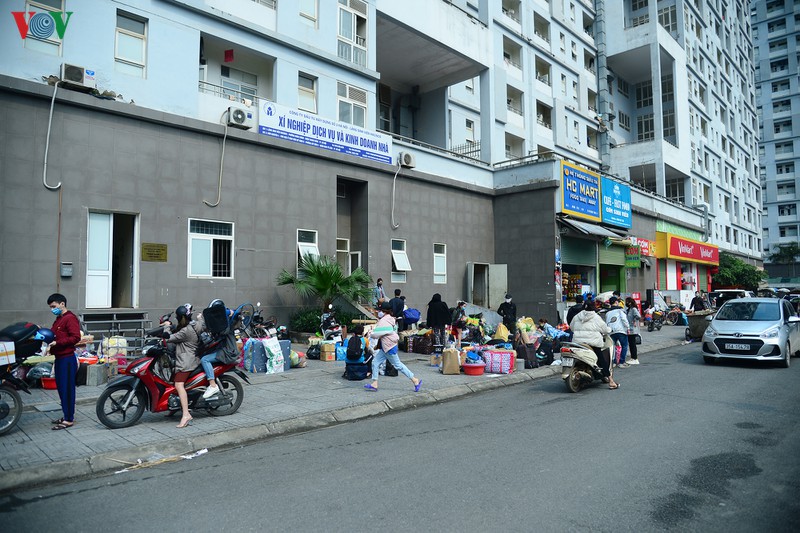 hang nghin sinh vien ha noi chuyen cho, nhuong ky tuc xa lam khu cach ly  hinh 14