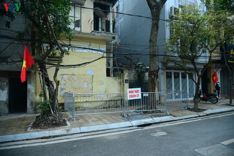 sang thuc day khong con cach ly, nguoi dan truc bach vui nhu tet hinh 18