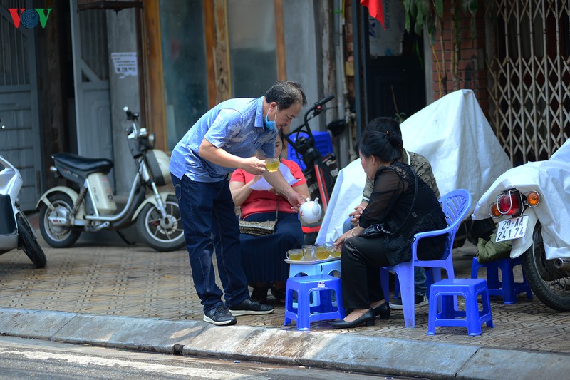 sang thuc day khong con cach ly, nguoi dan truc bach vui nhu tet hinh 5