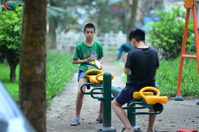 sang thuc day khong con cach ly, nguoi dan truc bach vui nhu tet hinh 4