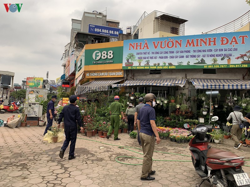 ha noi xu ly nhieu nguoi co tinh khong deo khau trang noi cong cong hinh 8