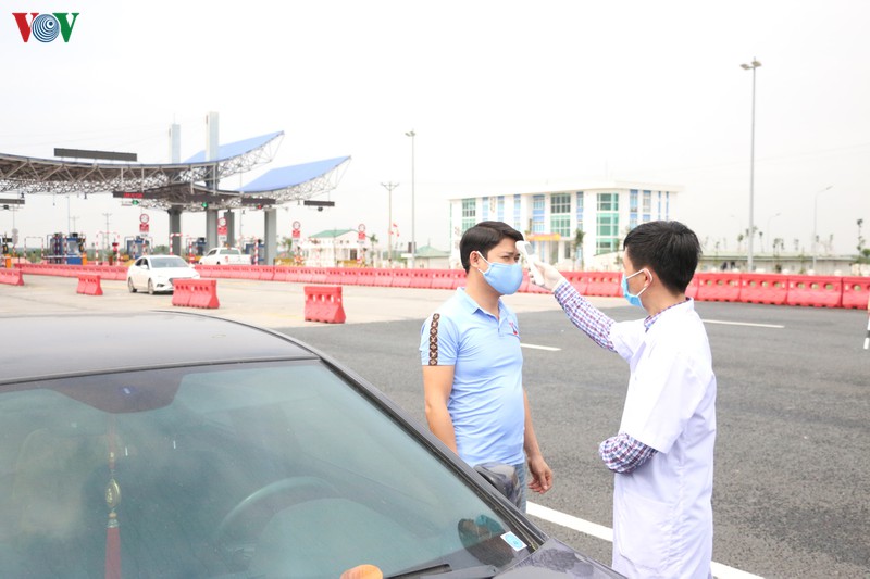 quang ninh tam dung hoat dong van tai bang xe buyt, taxi hinh 1
