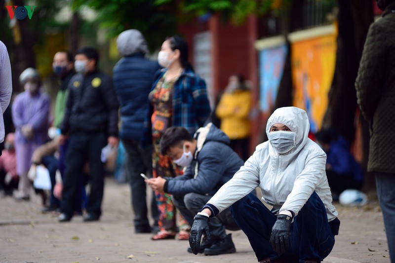nguoi dan do ve, cac khu vuc test nhanh covid-19 o ha noi tang dot bien hinh 3