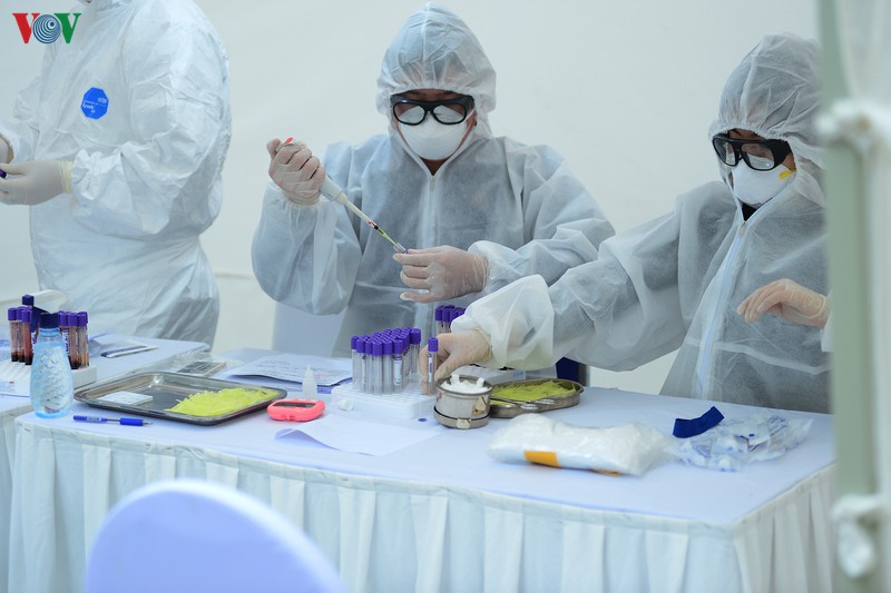 nguoi dan do ve, cac khu vuc test nhanh covid-19 o ha noi tang dot bien hinh 11