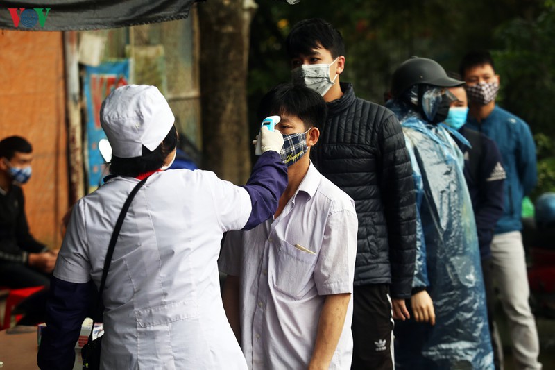 ha noi kiem tra, kiem soat tat ca nguoi va xe ra vao cua ngo thu do hinh 8