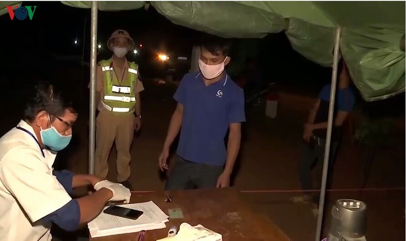son la no luc phong dich covid-19 tu cac cua ngo hinh 1