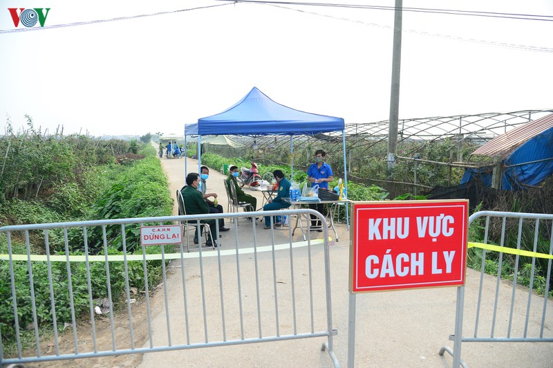 nguoi dan ha loi ua nuoc mat nhin tien bac, cong suc tan theo canh hoa hinh 5