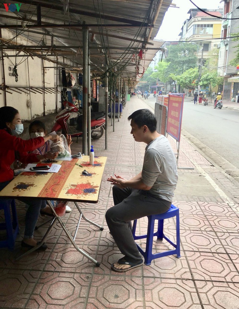 ha noi tiep tuc phun khu khuan, ho tro nguoi dan chong dich covid-19 hinh 19