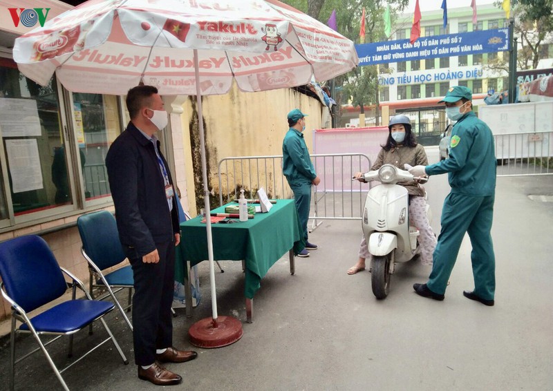 ha noi tiep tuc phun khu khuan, ho tro nguoi dan chong dich covid-19 hinh 8