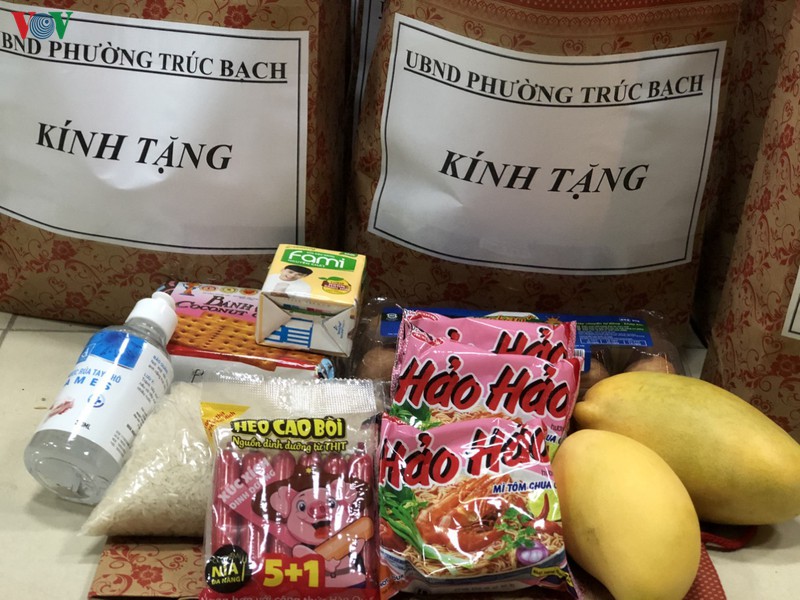 ha noi tiep tuc phun khu khuan, ho tro nguoi dan chong dich covid-19 hinh 2