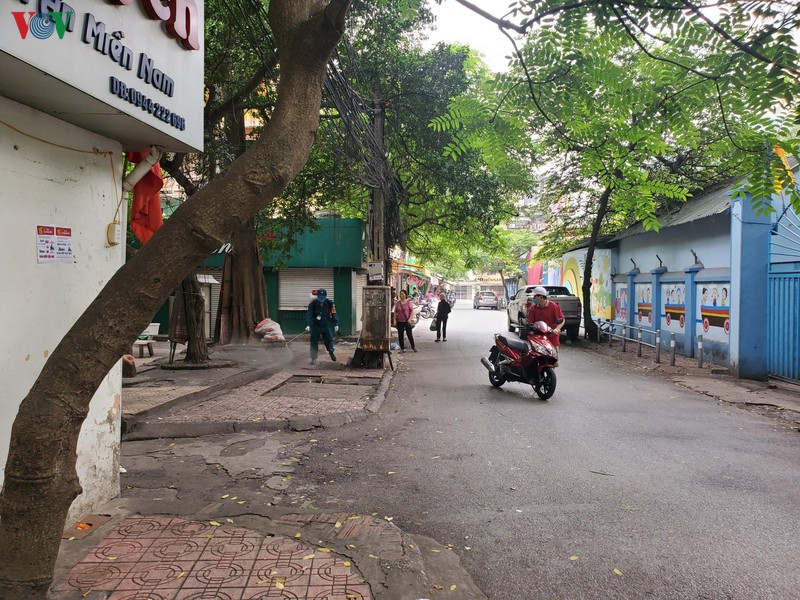 ha noi tiep tuc phun khu khuan, ho tro nguoi dan chong dich covid-19 hinh 14
