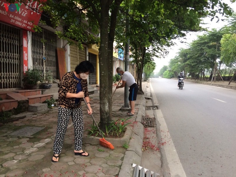 ha noi tiep tuc phun khu khuan, ho tro nguoi dan chong dich covid-19 hinh 15