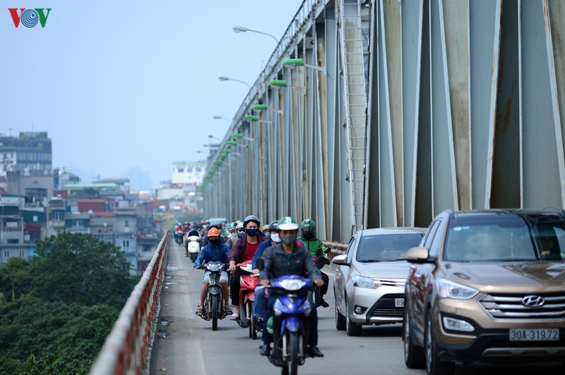 duong pho ha noi dong nghit nguoi trong ngay thu 15 cach ly xa hoi hinh 6