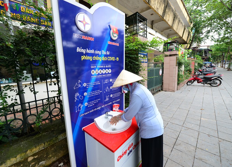 cong an ha noi dap xe di nhac nho, tuyen truyen chong dich covid-19 hinh 16