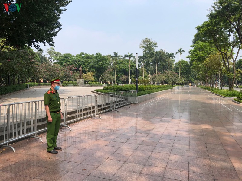 cong an ha noi dap xe di nhac nho, tuyen truyen chong dich covid-19 hinh 3