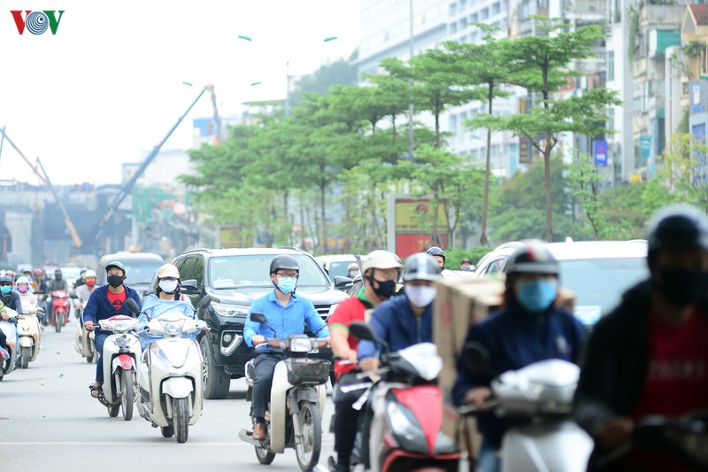 anh: duong pho ha noi van tap nap trong ngay thu 17 cach ly xa hoi hinh 5