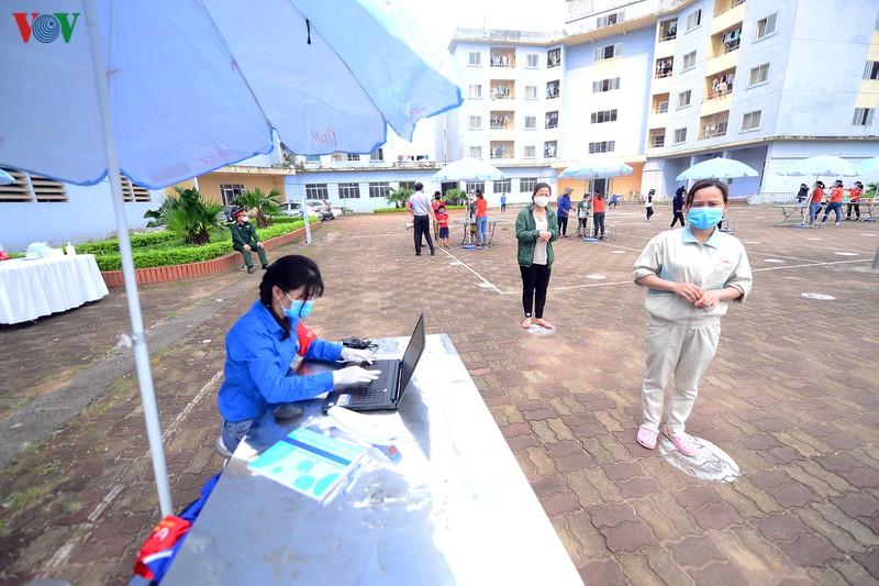 lan toa yeu thuong bang viec nhan ban atm gao tu nam ra bac hinh 9