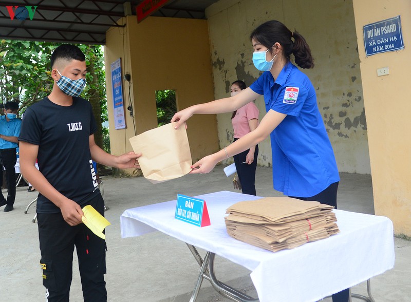atm gao den voi nhung manh doi bat hanh, dan toc thieu so o hoa binh hinh 12