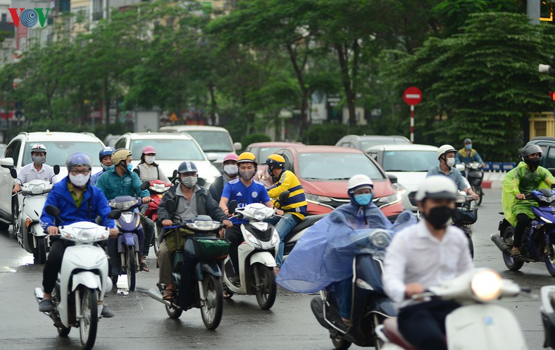 anh: duong pho ha noi dong nghit du thanh pho van o nhom nguy co cao hinh 14