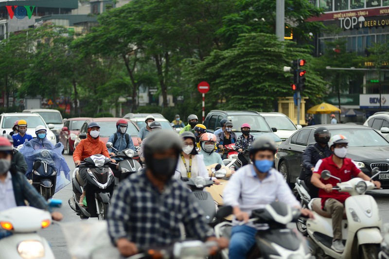 anh: duong pho ha noi dong nghit du thanh pho van o nhom nguy co cao hinh 11
