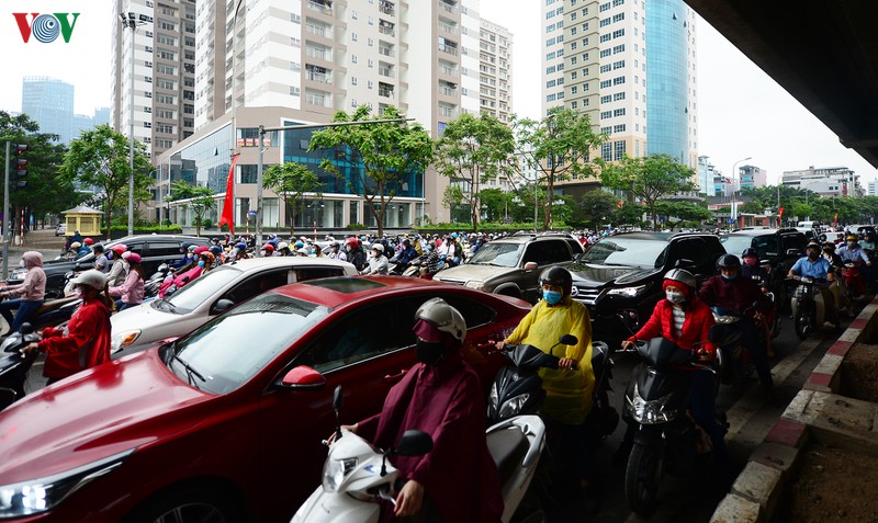 anh: duong pho ha noi dong nghit du thanh pho van o nhom nguy co cao hinh 5