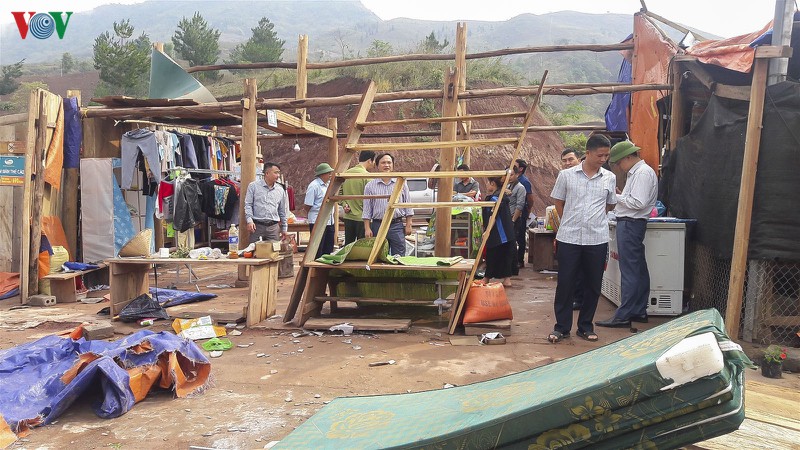 nhieu ho dan o dien bien roi vao canh "man troi chieu dat" do dong loc hinh 2
