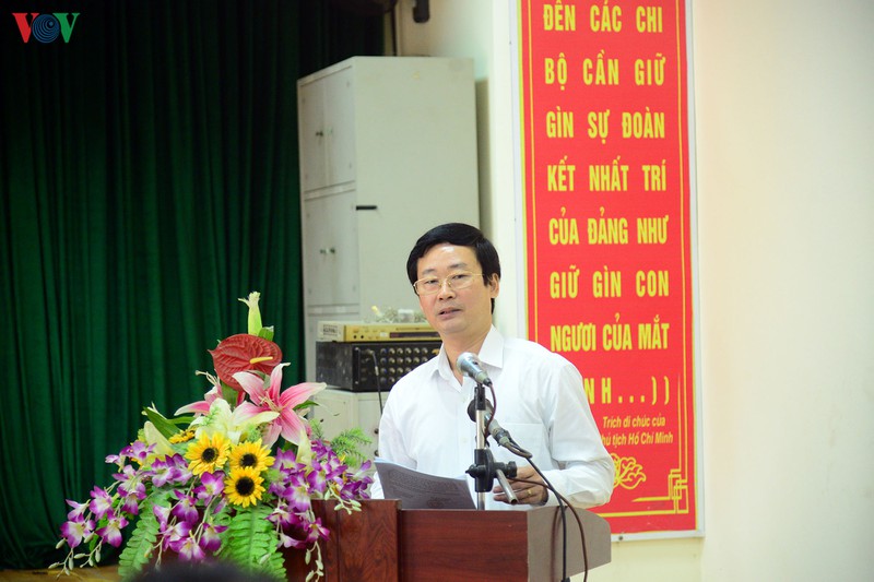dỡ bỏ cách ly: người dân thôn trí chung (hưng yên) vỡ òa vui sướng hình 1 do bo cach ly: nguoi dan thon tri chung (hung yen) vo oa vui suong hinh 1