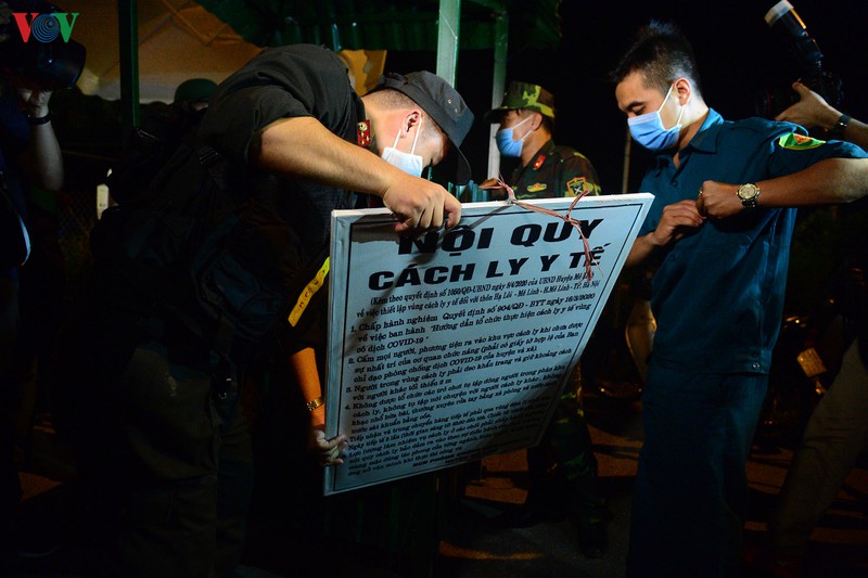 sau khi do bo cach ly, nguoi ha loi cho hoa mau di ban ngay trong dem hinh 2