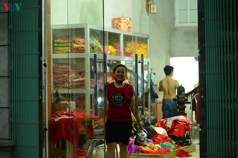 cuoc song nguoi dan dong cuu, ha noi truoc thoi khac do bo cach ly hinh 10