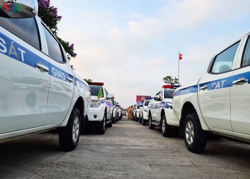 csgt ca nuoc dong loat ra quan tong kiem soat giao thong duong bo hinh 3