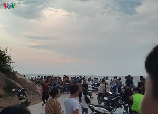 ra song lam tam, hoc sinh lop 4 duoi nuoc thuong tam hinh 1