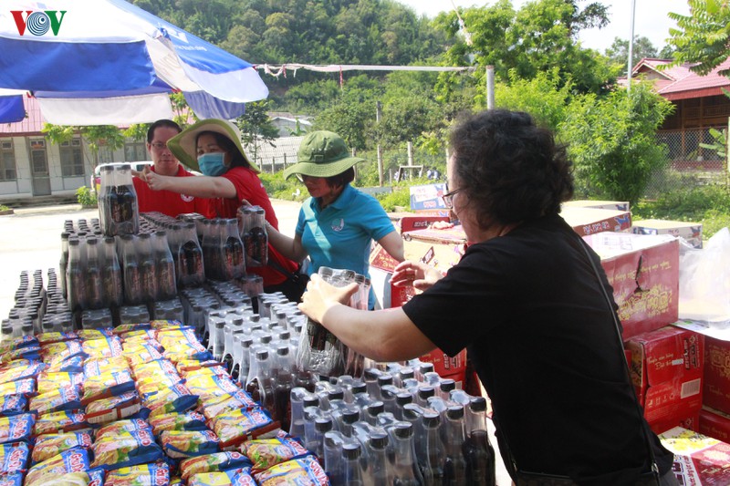 cho nhan dao mang niem vui den xa bien gioi sop cop - son la hinh 1