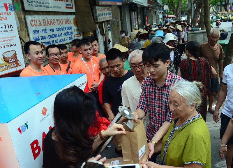 vov phoi hop voi cengroup mo cay "atm gao yeu thuong" hinh 5