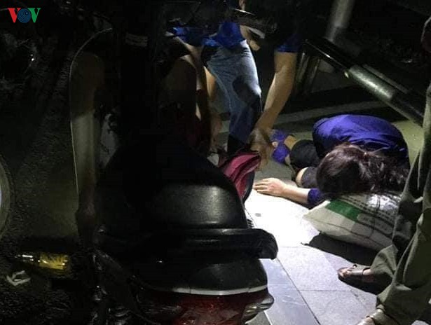 thieu phu bat tinh tai tram cho xe buyt cung lo thuoc tru sau uong do  hinh 2