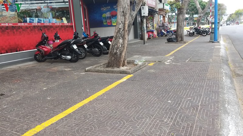 se dau thau thu phi su dung via he, long duong o vung tau hinh 1