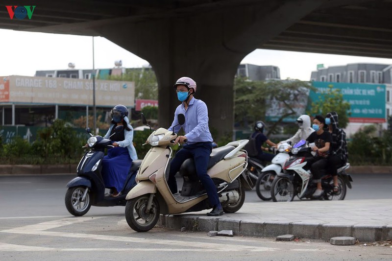 anh: dong nguoi vo tu di nguoc chieu o duong nguyen xien, ha noi hinh 4
